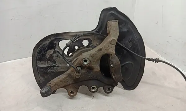 Mercedes-Benz C W204 2009 Mozzo ruota anteriore A2044200744 image 3