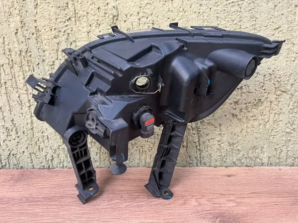 OPEL ASTRA J IV 4 09-12 Farol Direito Dianteiro 13293623 image 2