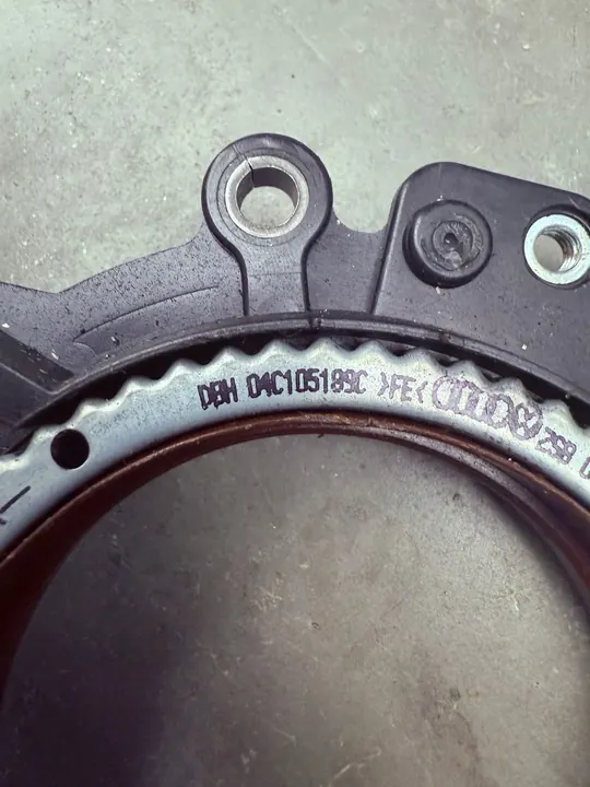 Volkswagen OE 04E103170D Tiivisterengas image 3