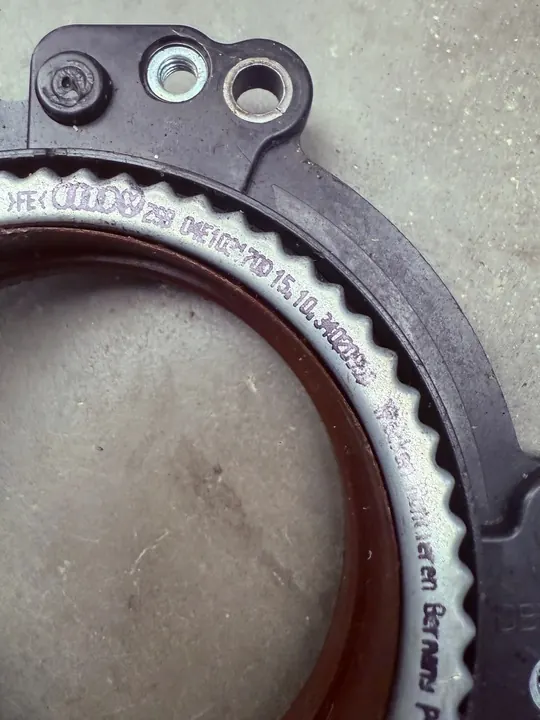 Volkswagen OE 04E103170D Tiivisterengas image 4