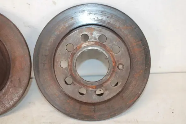 Bremscheibe hinten rechts VW OEM 64346 1.4L image 2