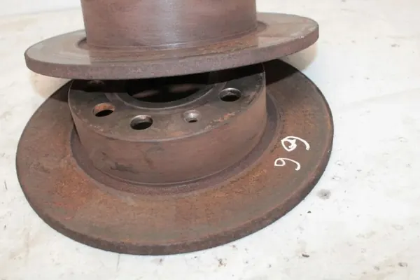 Bremscheibe hinten rechts VW OEM 64346 1.4L image 4