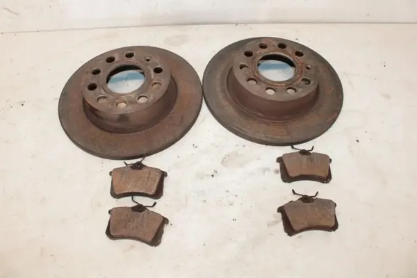 Bremscheibe hinten rechts VW OEM 64346 1.4L image 8