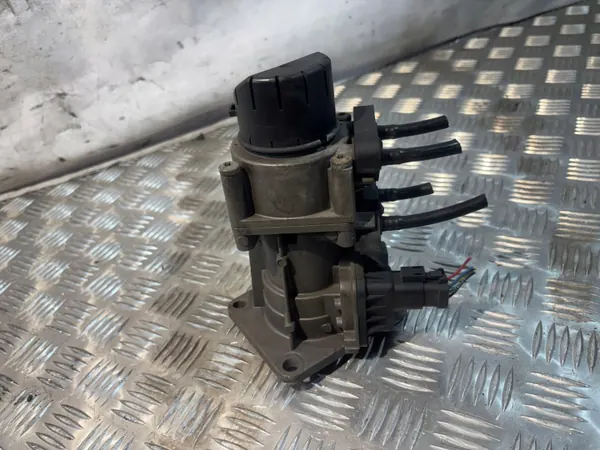 Scania R hoofdremklep OEM 1867518 - Gebruikt image 3
