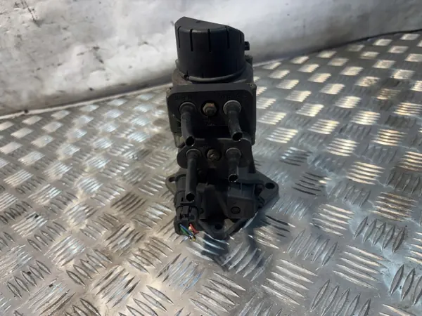 Scania R hoofdremklep OEM 1867518 - Gebruikt image 4