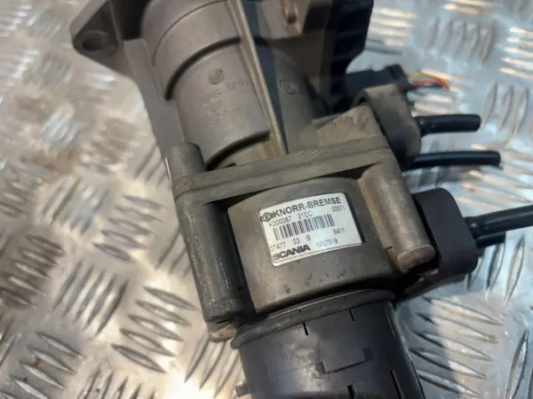 Scania R hoofdremklep OEM 1867518 - Gebruikt image 8