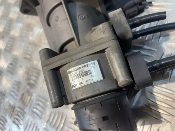 Scania R hoofdremklep OEM 1867518 - Gebruikt image 9