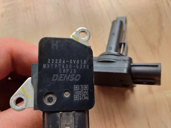 Toyota OE Luftmassenmesser 22204-0V010 image 3