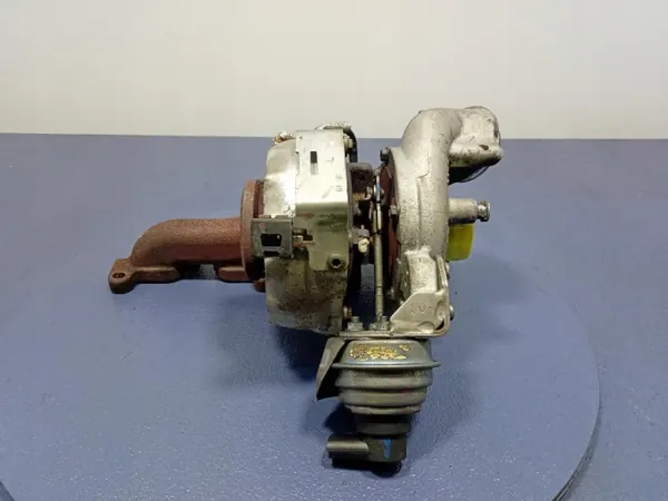Käytetty turbo OEM 03L253016T VW Golf 6 1.6 TDI:lle image 3