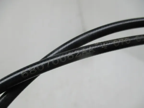 Fiat 500E 13-19 konepellin avauskaapeli OEM 68070062AA image 5