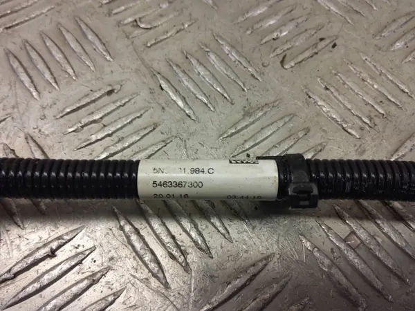 Conduite d'alimentation AdBlue Audi Q3 8U 2016 OEM 5N0131984A image 5