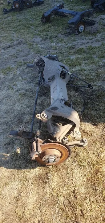 OEM-taka-akselipalkki Peugeot 407 Coupé:lle image 7