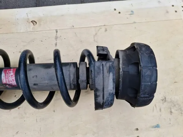 Vorderer Linker Stoßdämpfer OEM 4353455354 Renault image 4