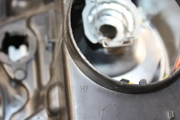 Oikea ajovalaisin 20-11351-05-2 TYC Renault image 4