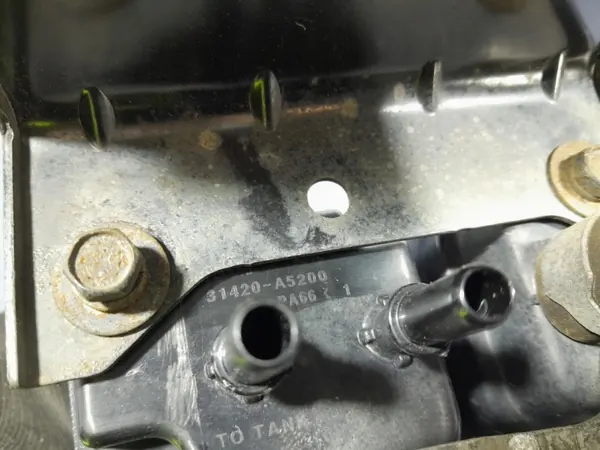 OEM 31420-A5200 Hyundai I30 III Hiilisäiliö image 5