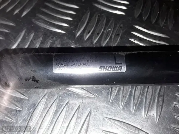 Honda FR-V bakluckstöd OEM C25F13 - Begagnad image 3