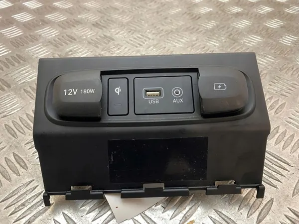 USB-aansluiting Hyundai Santa Fe 2019 OEM 96120S1100 image 2