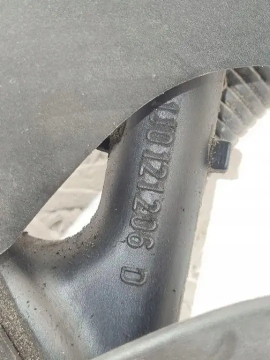 Audi A3 (8L1) framre rem OEM 1J0121206D - Begagnad image 4