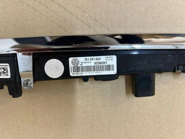 LED DRL Oikea VW Touareg III Lift OEM 761941654 image 8