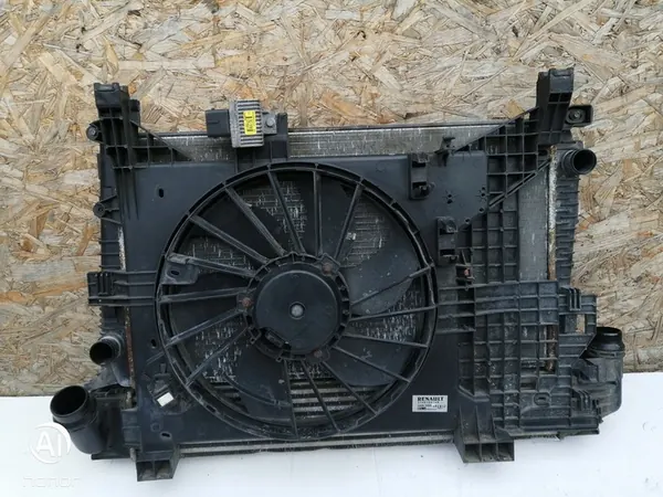 Conjunto de refrigeración Dacia Duster I 1.5 dci OEM 214108807R image 10