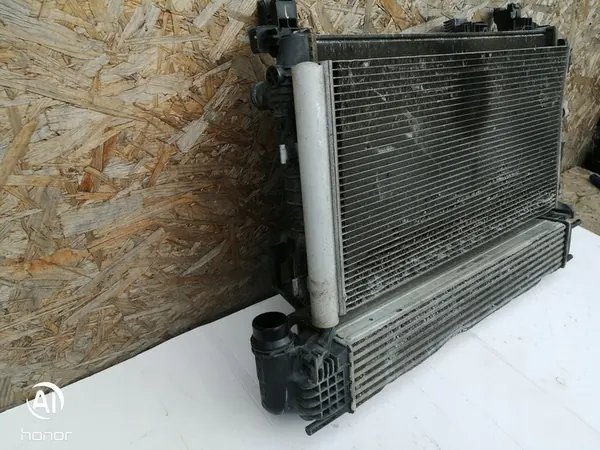Conjunto de refrigeración Dacia Duster I 1.5 dci OEM 214108807R image 8