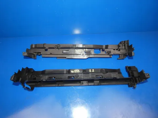 Rechter radiatorbevestiging OEM A0995044218 Mercedes GLC image 2