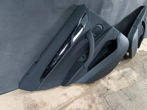 Deurbekleding BMW X1 F48 OEM BOCZEK DRZWI TYŁ LEWY PRAWY image 3