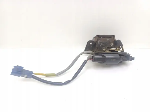 2005 Toyota Avensis T250 Verrou de coffre image 4