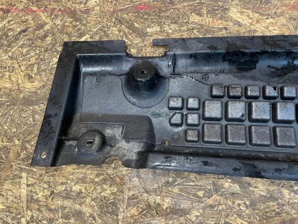 OEM A1675200000 S2601B029 Grille Pare-Choc Avant image 8