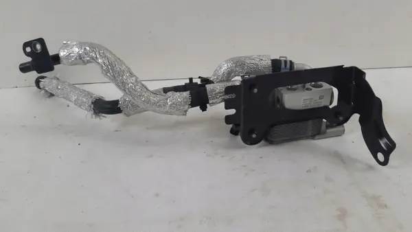 Volvo XC40 Hybrid waterradiator OEM 32260322 image 3