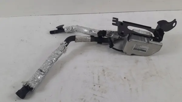 Volvo XC40 Hybrid waterradiator OEM 32260322 image 5