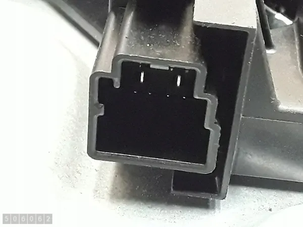 Volvo V70 ikkunan säädin OEM 983041102 image 6