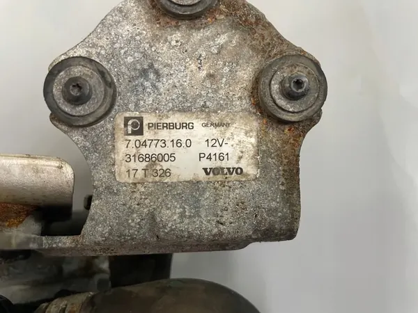 VOLVO S90 V90 II Vattenpump 31686005 image 3