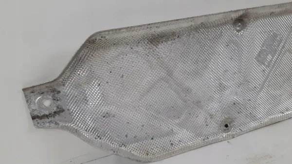 Escudo térmico Fiat OE OEM 1161499090 - Usado image 4
