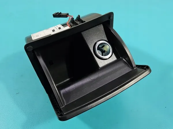 Cendrier Tunnel OEM 3V0863284 pour Skoda Superb III image 10