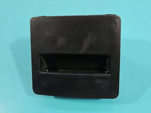 Cendrier Tunnel OEM 3V0863284 pour Skoda Superb III image 3