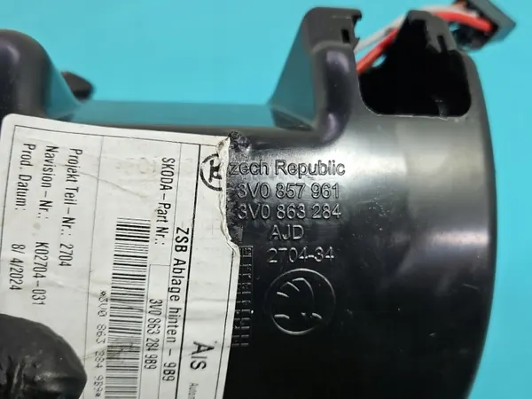 Cendrier Tunnel OEM 3V0863284 pour Skoda Superb III image 7