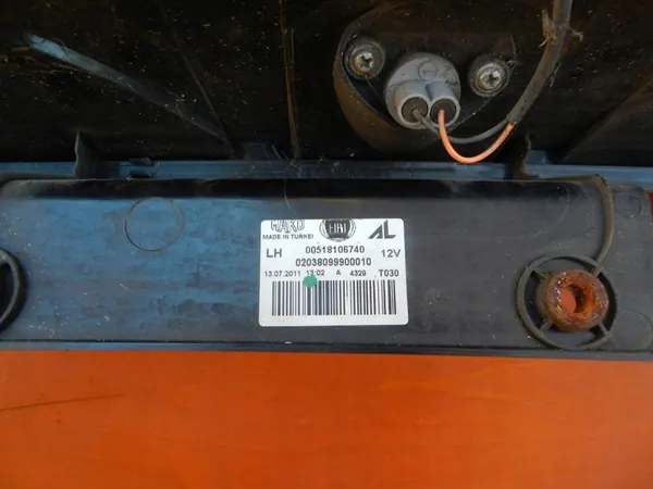 Lámpara trasera izquierda FIAT DOBLO II 10- OEM 51810674 image 10