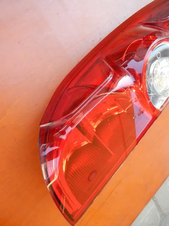 Lámpara trasera izquierda FIAT DOBLO II 10- OEM 51810674 image 2