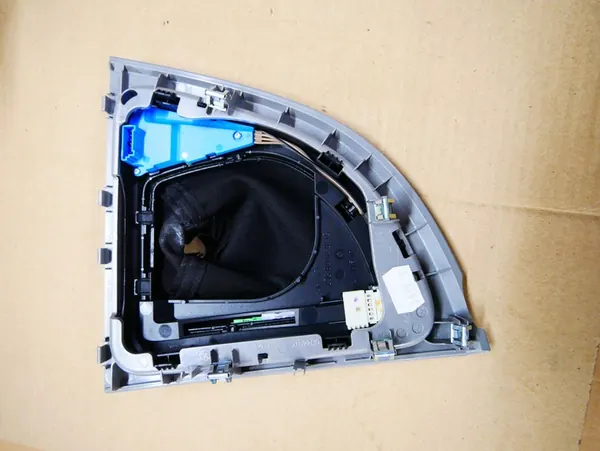 BMW E87 Gear Shift Boot Cover 7078567 image 4