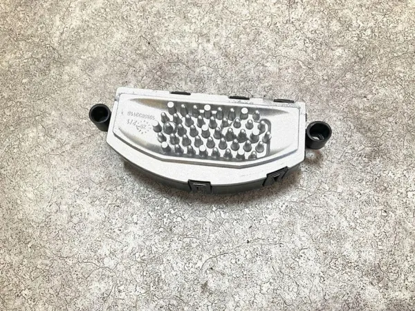 Mercedes-Benz lämmityspuhaltimen rele OEM A0009069307 image 3