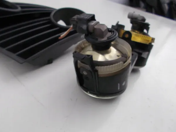 Set Griglie Fari Antinebbia VW Golf V image 10