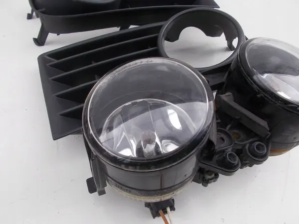 Set Griglie Fari Antinebbia VW Golf V image 5