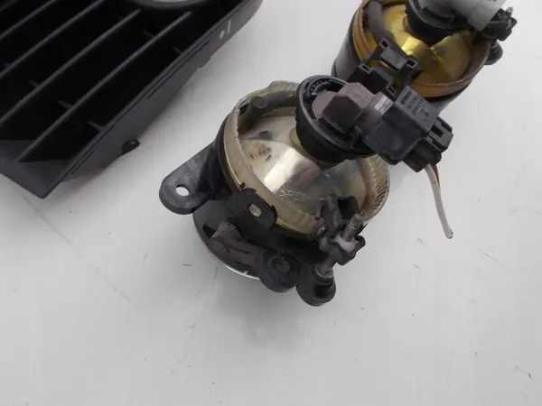 Set Griglie Fari Antinebbia VW Golf V image 6