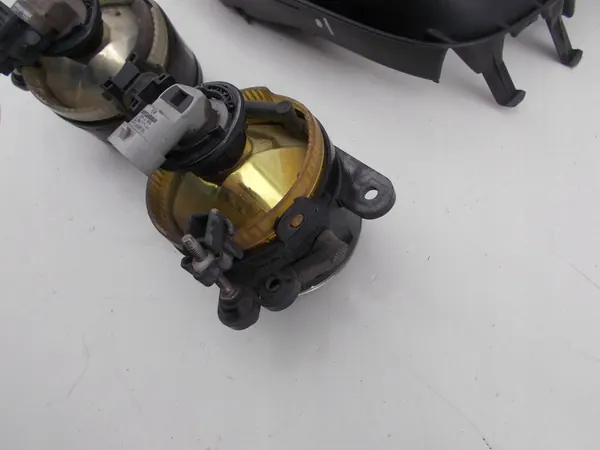 Set Griglie Fari Antinebbia VW Golf V image 7