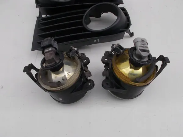 Set Griglie Fari Antinebbia VW Golf V image 8