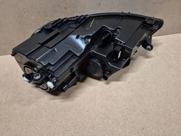 Farol Dianteiro Direito Volkswagen Jetta VI Europa 5C7941006H image 9