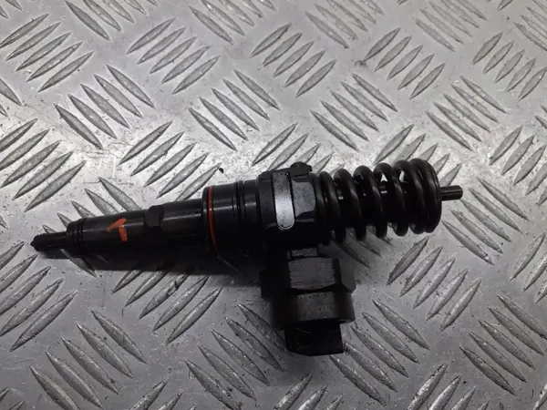Pompe à injection Audi A3 8L 1.9 TDI OEM 038130073AA image 2