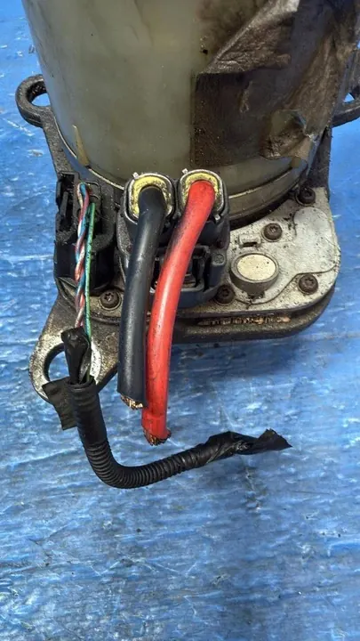 BOMBA DE DIREÇÃO ASSISTIDA FORD 4M513K514DB image 3