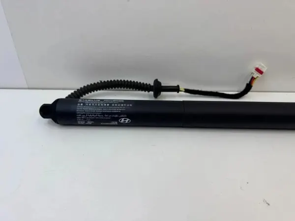 Actionneur de coffre gauche OEM 81831GI100 - Occasion image 4